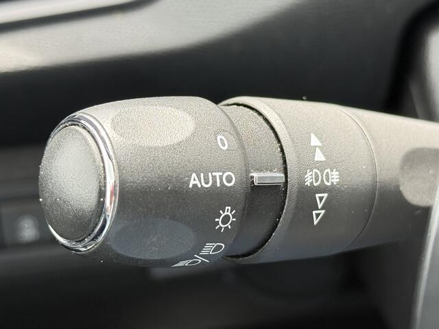 Peugeot 308 SW BWJ 2019 1.2 131 PK Blue Lease Premium NIEUWE DISTR.RIEM!! AUTOMAAT | PANORAMA | LEDER | CLIMA | ANDROID AUTO | APPLE CARPLAY | MULTIFUNCT. STUUR