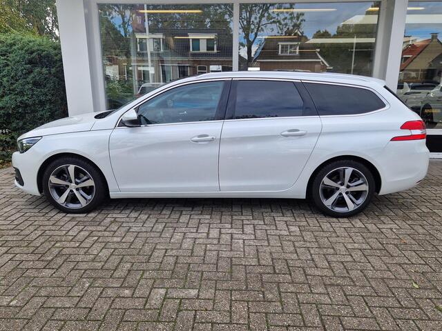 Peugeot 308 SW 1.2 PureTech Blue Lease Premium 110 PK | Vol Leder | Memorie + verwarmde Stoel | PDC V+A | Camera | Navigatie | Panorama Dak | Apple Carplay/Android Auto |