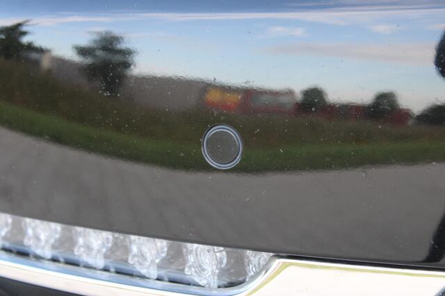 Peugeot 308 1.2 PureTech Executive | Incl. 12 maanden garantie | Cruise control | Climate control | Trekhaak | Navigatie | Bluetooth | Parkeersensoren | 100% onderhouden | Panorama dak |