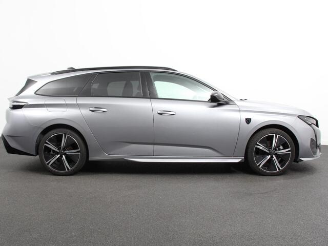 Peugeot 308 1.2 PureTech GT Climate control Adaptive cruise control Parkeersensoren Achteruitrijcamera Navigatie Voorstoelen verwarmd LED Apple Carplay/ Android Auto