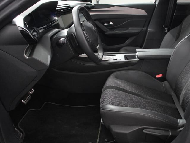 Peugeot 308 1.2 PureTech GT Climate control Adaptive cruise control Parkeersensoren Achteruitrijcamera Navigatie Voorstoelen verwarmd LED Apple Carplay/ Android Auto