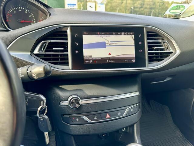 Peugeot 308 SW 1.2 PureTech Blue Lease Allure | 88.000 km | Trekhaak | Apple carplay | GT