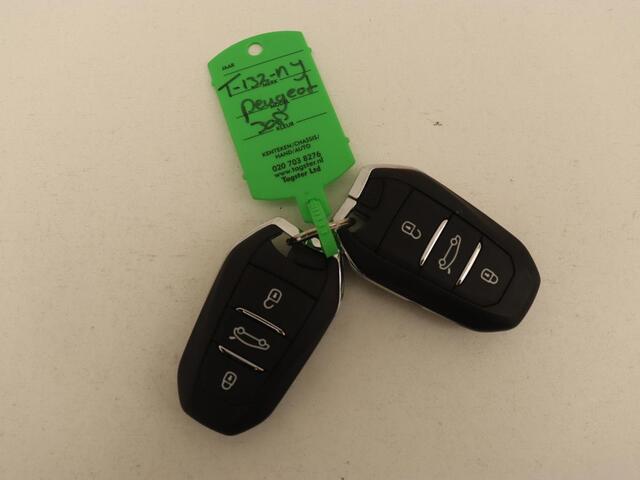 Peugeot 308 1.6 PHEV Active Pack Business | Stoelverwarming | Half leder | Trekhaak | Navigatie | Full LED | Carplay | Sportstoelen | Digital Cockpit | Plug In