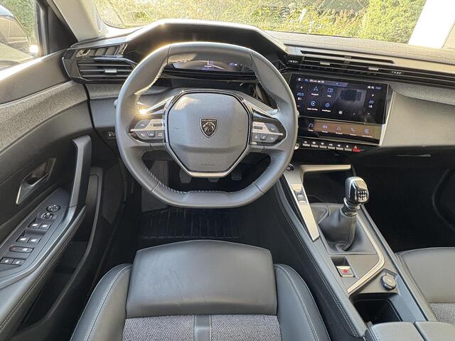 Peugeot 308 SW 1.2T 130pk Allure | GT velgen | AGR Comfortstoel | Achteruitrijcamera | Stoelverwarming | Keyless Entry | Gris Selenium