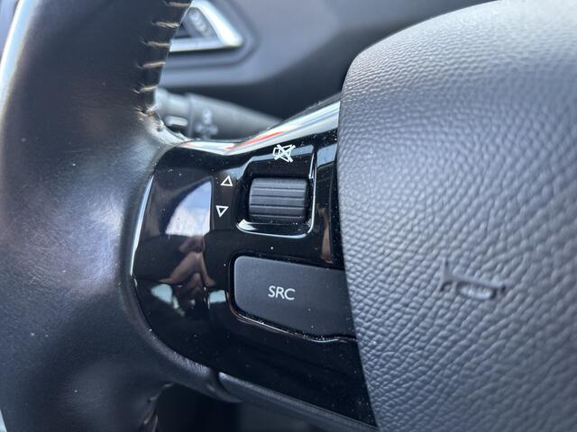 Peugeot 308 1.2 PureTech Blue Lease Executive PERFECT ONDERHOUDEN!! // NAVI + CARPLAY // PANO-DAK // CLIMA // PDC V+A // TREKHAAK!!