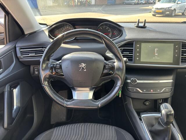 Peugeot 308 1.2 PureTech Blue Lease Executive / Cruise Control / Allseason Banden / Trekhaak /