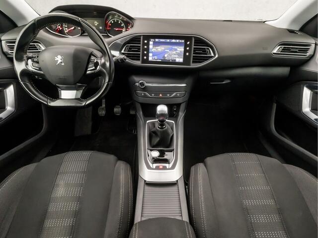 Peugeot 308 SW 1.2 PureTech Sport (PANORAMADAK, NAVIGATIE, CAMERA, KEYLESS, LED KOPLAMPEN, SPORTSTOELEN, LM VELGEN, CRUISE, NIEUWE APK, NIEUWSTAAT)