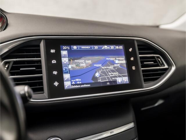 Peugeot 308 SW 1.2 PureTech Sport (PANORAMADAK, NAVIGATIE, CAMERA, KEYLESS, LED KOPLAMPEN, SPORTSTOELEN, LM VELGEN, CRUISE, NIEUWE APK, NIEUWSTAAT)