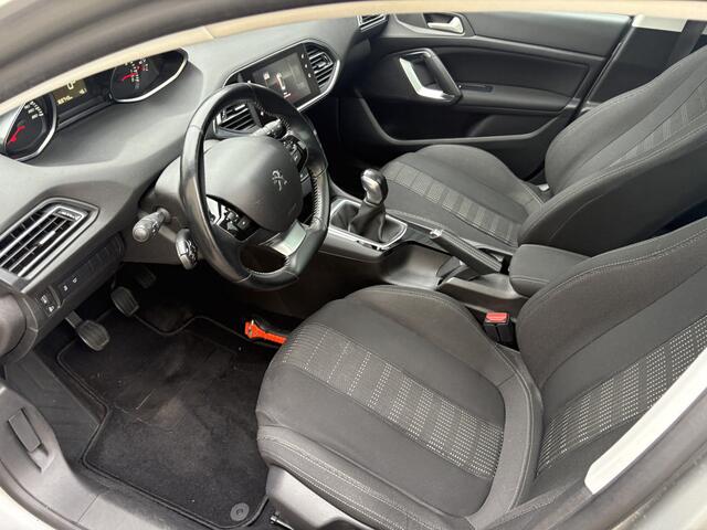 Peugeot 308 SW 1.2 PureTech Blue Lease Executive / NAVI / CRUISE / AIRCO