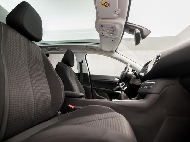 Peugeot 308 SW 1.2 PureTech Sport (PANORAMADAK, APPLE CARPLAY, GROOT NAVI, PARKEERSENSOREN, SPORTSTOELEN, GETINT GLAS, LM VELGEN, CRUISE, DAB+, NIEUWSTAAT)