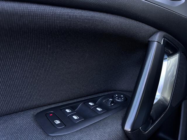 Peugeot 308 SW 1.2 PureTech Blue Lease Premium/ Panoramadak/ Trekhaak