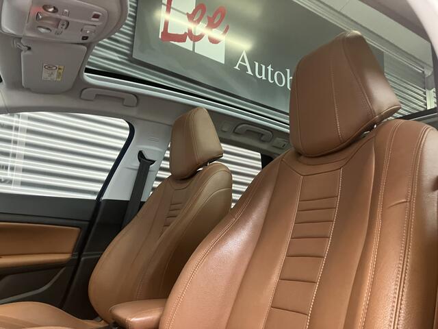 Peugeot 308 SW PREMIUM/PANO/XENON/LEER/BLIND SP/TREKH/ENZ 1.2 PureTech Blue Lease Premium