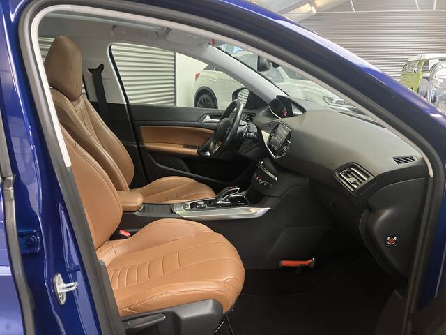 Peugeot 308 SW PREMIUM/PANO/XENON/LEER/BLIND SP/TREKH/ENZ 1.2 PureTech Blue Lease Premium