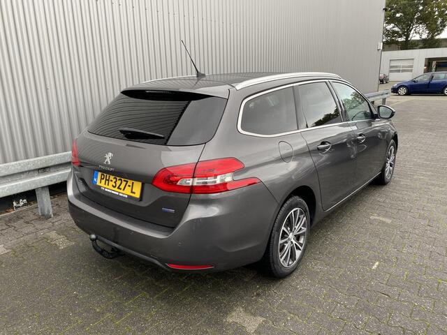 Peugeot 308 SW 1.2 PureTech Blue Lease Premium AUTOMAAT, Clima, CC, PDC, Pano, Bluetooth, LM, Trekh, nw. APK - Inruil Mogelijk -