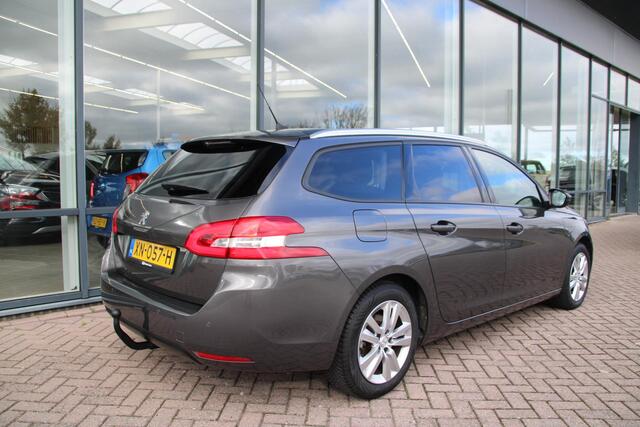 Peugeot 308 SW 1.2 PureTech 110pk Blue Lease Executive Airco Navi Panoramadak Trekhaak
