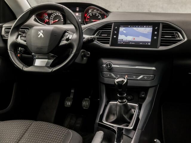 Peugeot 308 SW 1.2 PureTech Sport (PANORAMADAK, APPLE CARPLAY, GROOT NAVI, 360 CAMERA, SPORTSTOELEN, GETINT GLAS, PARKEERSENSOREN, CRUISE, LANE ASSIST, NIEUWE APK, NIEUWSTAAT)