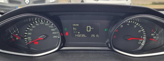 Peugeot 308 1.2 PureTech Blue Lease 110PK | NL AUTO | Trekhaak | Nette Staat | Achteruitrijcamera | Cruise Control | Airco |