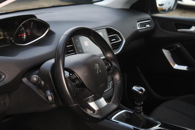 Peugeot 308 SW 1.2 PureTech Blue Lease//Navi//99.696km!!