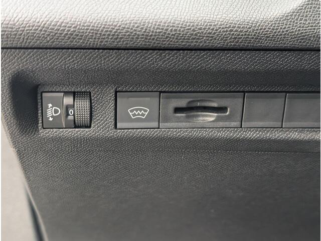 Peugeot 308 SW Allure Pack 1.2 Turbo 130pk | NAVI | 360° CAMERA | AGR-STOEL | STOELVERW. | DODEHOEKBEW. | LM-VELGEN | DRAADLOZE TELEFOONLADER | KEYLESS ENTRY