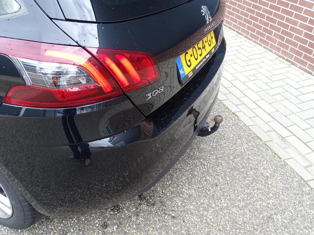 Peugeot 308 1.2 PureTech Blue Lease Executive 6-BAK| PANORAMADAK| MULTIMEDIA| NAVIGATIE| AIRCO| CRUISECONTROL| PARKEERSENSOREN| TREKHAAK