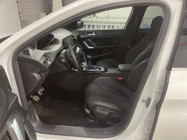 Peugeot 308 SW 1.2i 131pk PureTech GT 96kw Carplay / Trekhaak / Panoramadak / Cruise Control