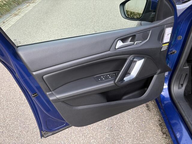 Peugeot 308 SW 1.2 PureTech Blue Lease Premium / AUTOMAAT / PANORAMADAK / NAVI / CRUISE