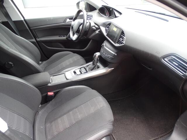 Peugeot 308 1.2 PureTech Allure AUTOMAAT| MULTIMEDIA| NAVIGATIE| AIRCO/ECC|CRUISECONTROL| PARKEERSENSOREN