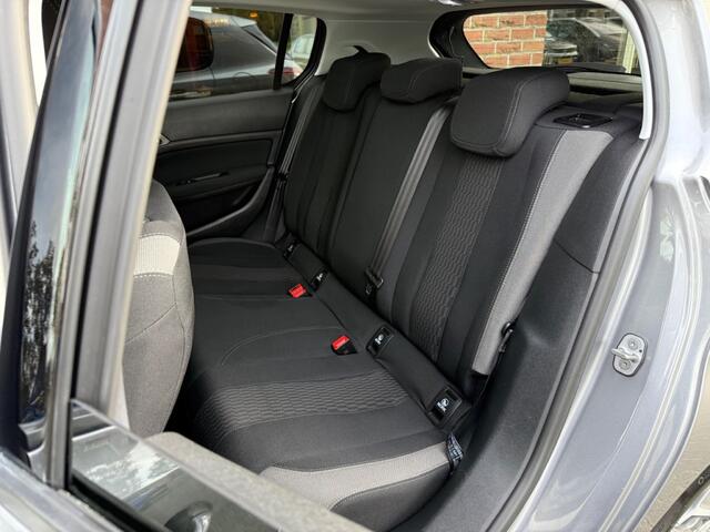 Peugeot 308 1.2 PureTech 131 PK Style NIEUWE APK / PANO / TREKHAAK / CLIMA /