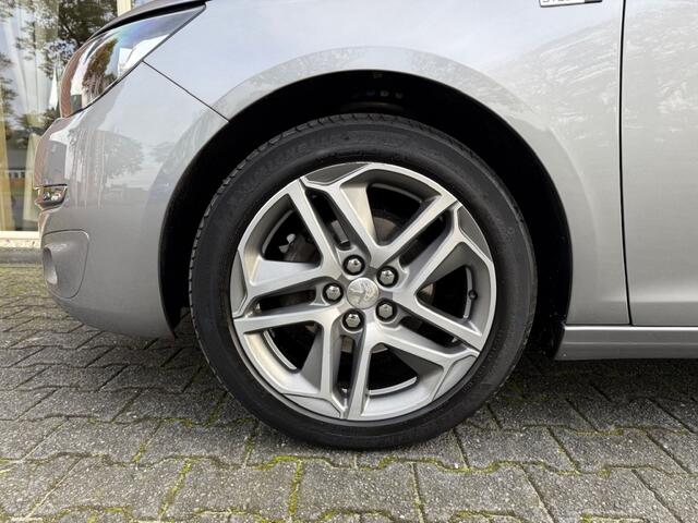 Peugeot 308 1.2 PureTech 131 PK Style NIEUWE APK / PANO / TREKHAAK / CLIMA /