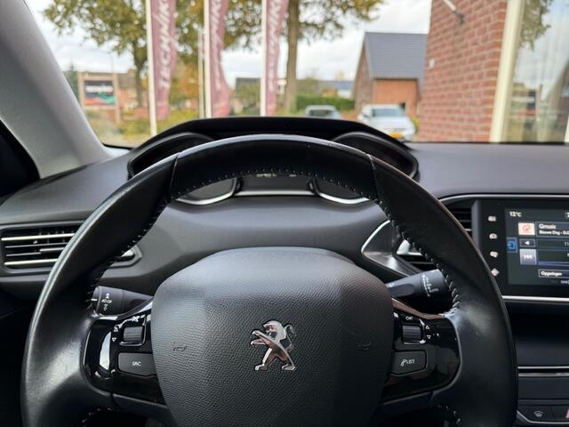 Peugeot 308 1.2 PureTech 131 PK Style NIEUWE APK / PANO / TREKHAAK / CLIMA /