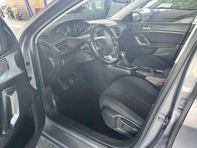 Peugeot 308 SW 1.2 PureTech Navi | Cruise | PDC | Dealer onderhouden.
