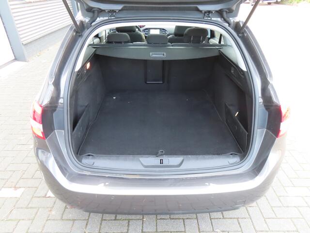 Peugeot 308 SW 1.5 BlueHDi Premium*Panoramadak*Navi*Camera*