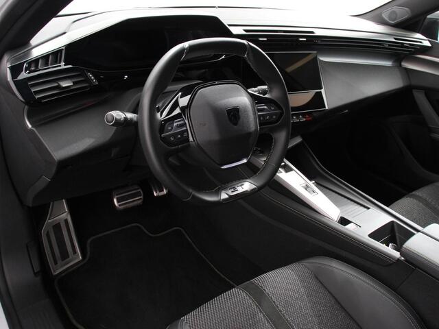 Peugeot 308 1.2 PureTech GT Climate control Adaptive cruise control Parkeersensoren Achteruitrijcamera Navigatie DEMO Voorstoelen verwarmd LED Apple Carplay/ Android Auto