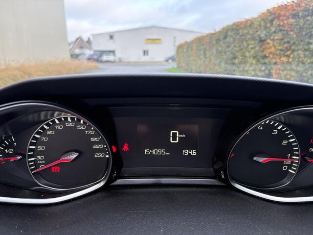 Peugeot 308 1.2 PureTech Blue Lease Premium / PANORAMADAK / NAVI / AIRCO / CRUISE