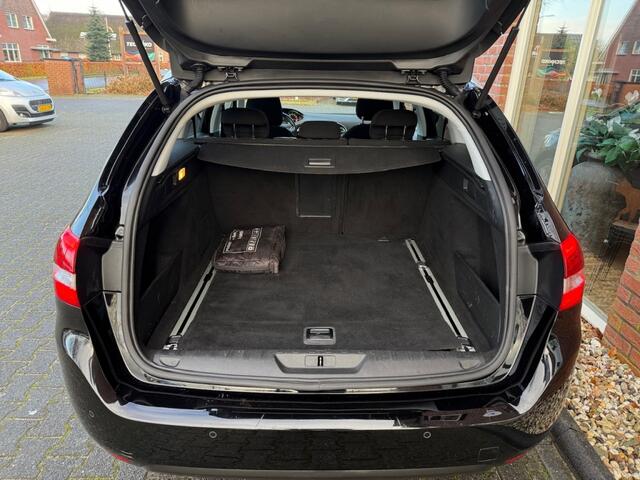 Peugeot 308 1.2 PureT.Blue L. Ex PANO / CAMERA / D-RIEM V.V. / 6 BAK / LED /