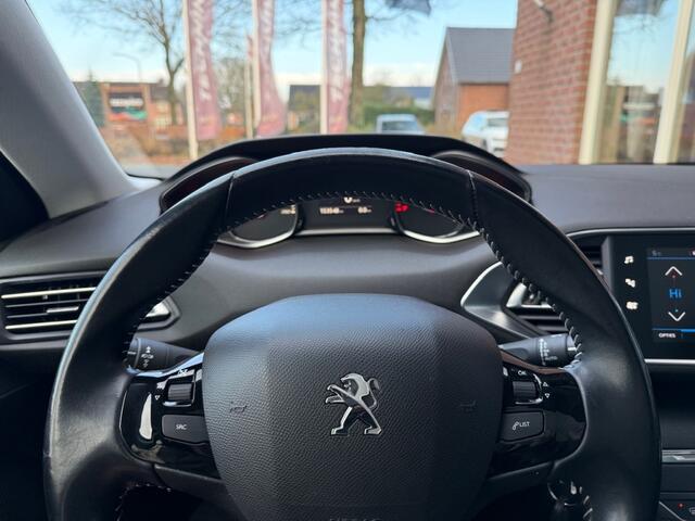 Peugeot 308 1.2 PureT.Blue L. Ex PANO / CAMERA / D-RIEM V.V. / 6 BAK / LED /