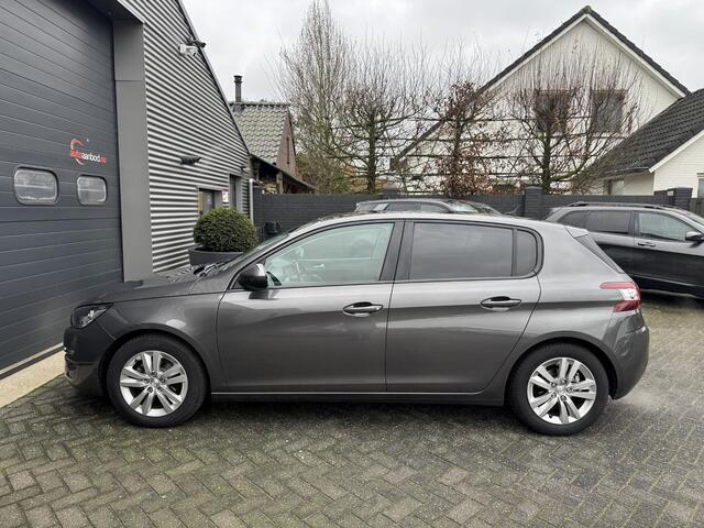 Peugeot 308 1.2 PureTech Blue Lion | Panoramadak | Navigatie | Lichtmetalen Velgen | Parkeersensoren |