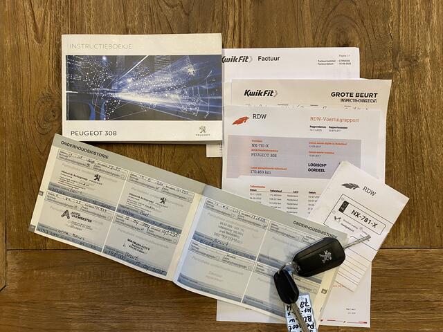 Peugeot 308 SW 1.2 PureTech Blue Lease Executive Clima, Pano, Navi, CC, PDC, LM, Trekh, nw. APK - Inruil Mogelijk -