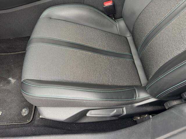 Peugeot 308 1.6 HYbrid 180 Allure Pack Business