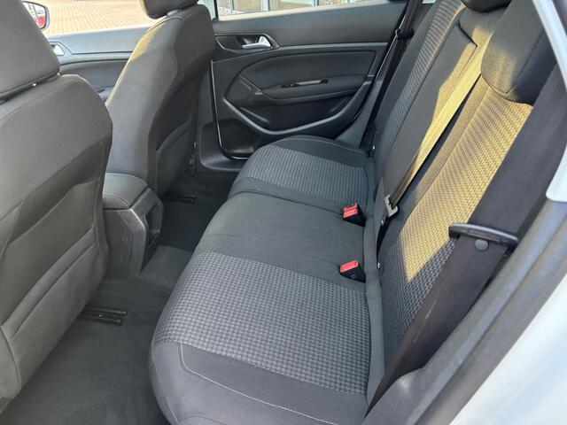 Peugeot 308 1.2 PURET.BLUE L. EXECUTIVE 110 PK PANO AIRCO NAVI PDC