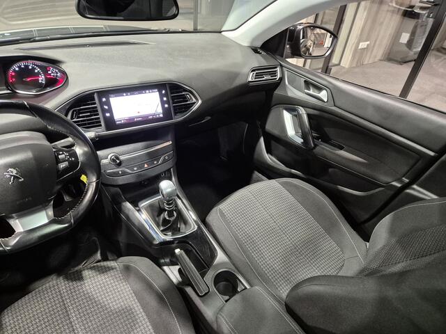 Peugeot 308 SW 110pk PT Blue Lease Executive | Distributie verv. | Panorama | Trekhaak | Navi