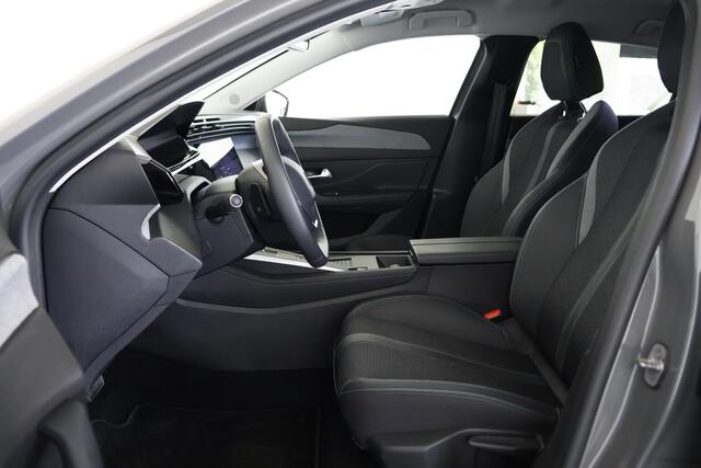 Peugeot 308 1.2 PureTech Allure / LED / Navi / CarPlay / ACC / CAM / AUT