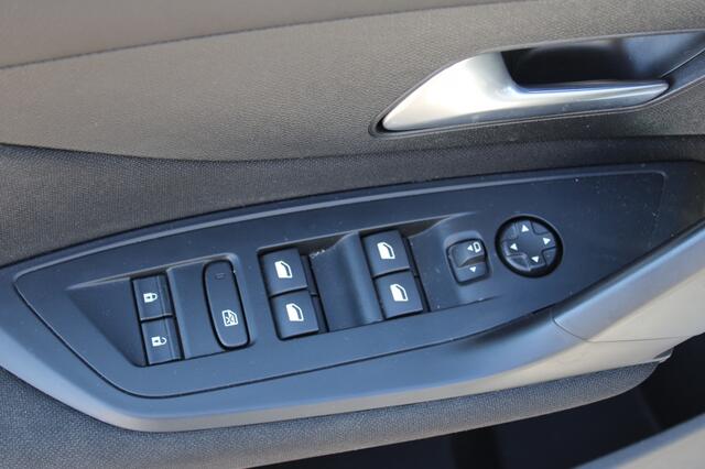 Peugeot 308 1.2 PT Pack Bns 17 inch L.Velgen