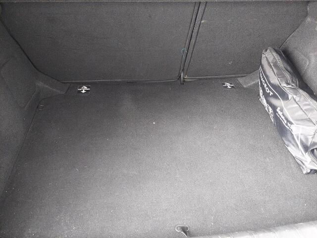 Peugeot 308 1.2 PureTech Active | Navi | Park.Sens | Climate Control