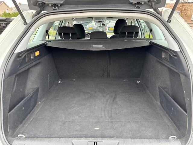 Peugeot 308 SW 1.6 HDI 2018 Wit Trekhaak Facelift