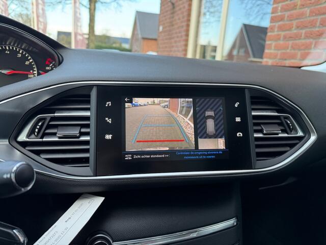 Peugeot 308 SW 1.2 PureT.Blue L. Ex PANO / CAMERA / D-RIEM V.V. / 6 BAK / LED /