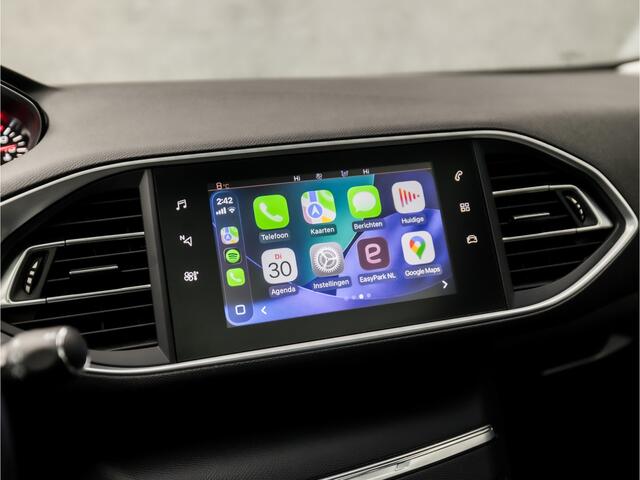 Peugeot 308 SW 1.2 PureTech Premium Sport (PANORAMADAK, APPLE CARPLAY, GROOT NAVI, KEYLESS, CAMERA, GETINT GLAS, SPORTSTOELEN, LM VELGEN, LANE ASSIST, NIEUWSTAAT)