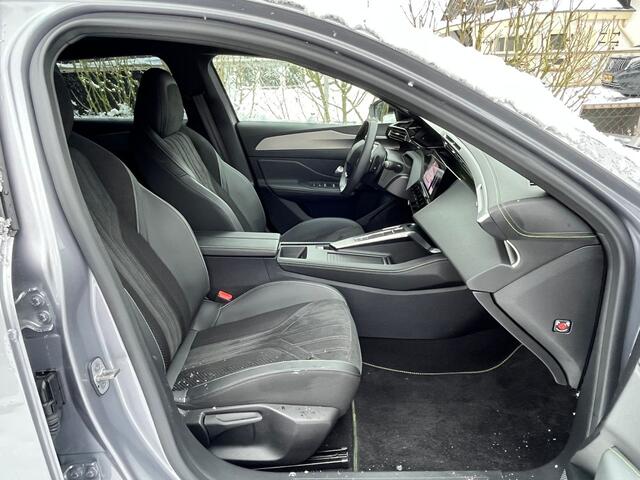 Peugeot 308 SW 1.2 130pk GT. Panodak, Camera, Navi, Half Leer, 18"LMV, Matrix Led Koplampen