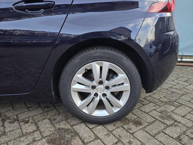 Peugeot 308 1.2 PureTech Blue Lease
