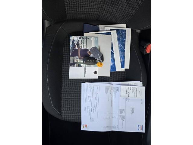 Peugeot 308 1.2 PureTech Blue Lease